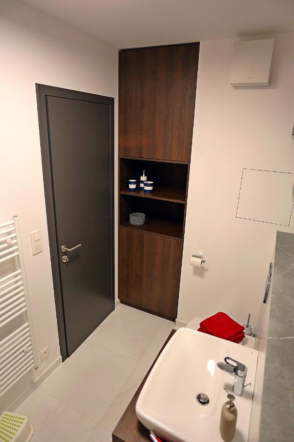 Modern Apartment Near The City Centre Urban Pozsony Kültér fotó